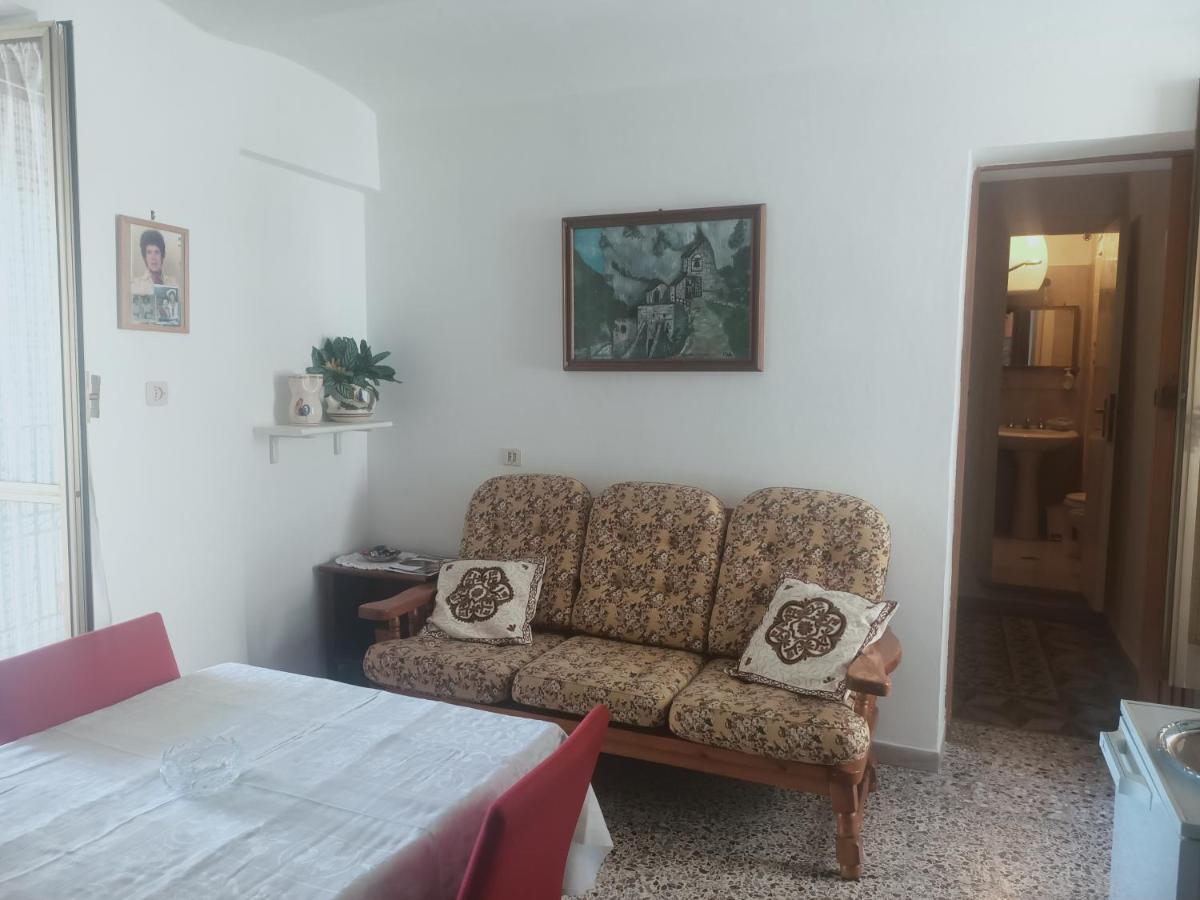 Musica E Poesia Da Battisti Ida Villa Poggio Bustone Eksteriør billede
